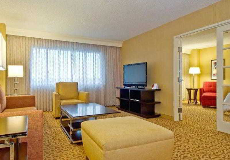 Bakersfield Marriott At The Convention Center Hotel Bilik gambar