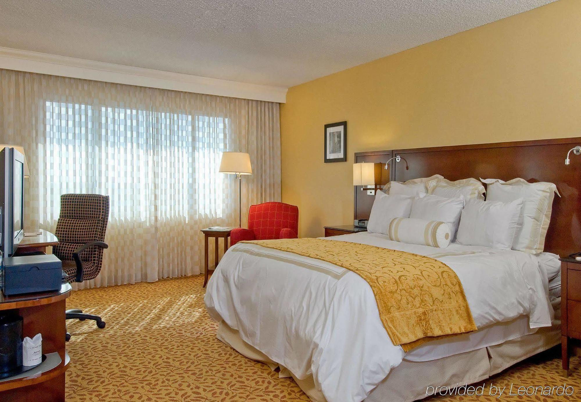 Bakersfield Marriott At The Convention Center Hotel Bilik gambar